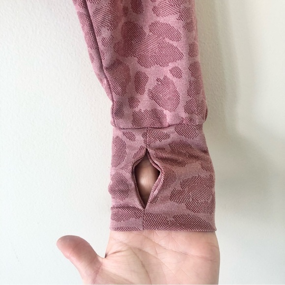 NWT Rae Dunn Pink Leopard Cropped Athletic Long Sleeved Top Size S - Picture 6 of 10